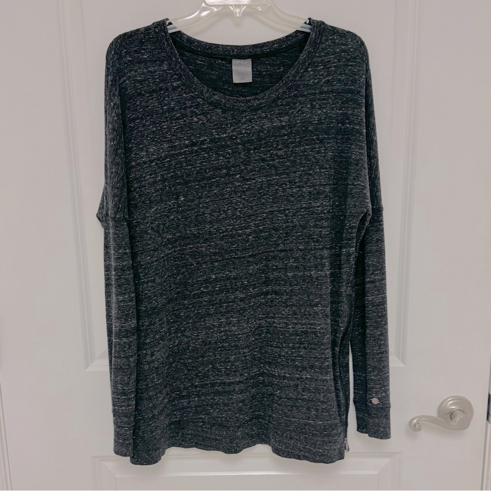 Calia by Carrie Underwood Grey Top Size M Great Condition